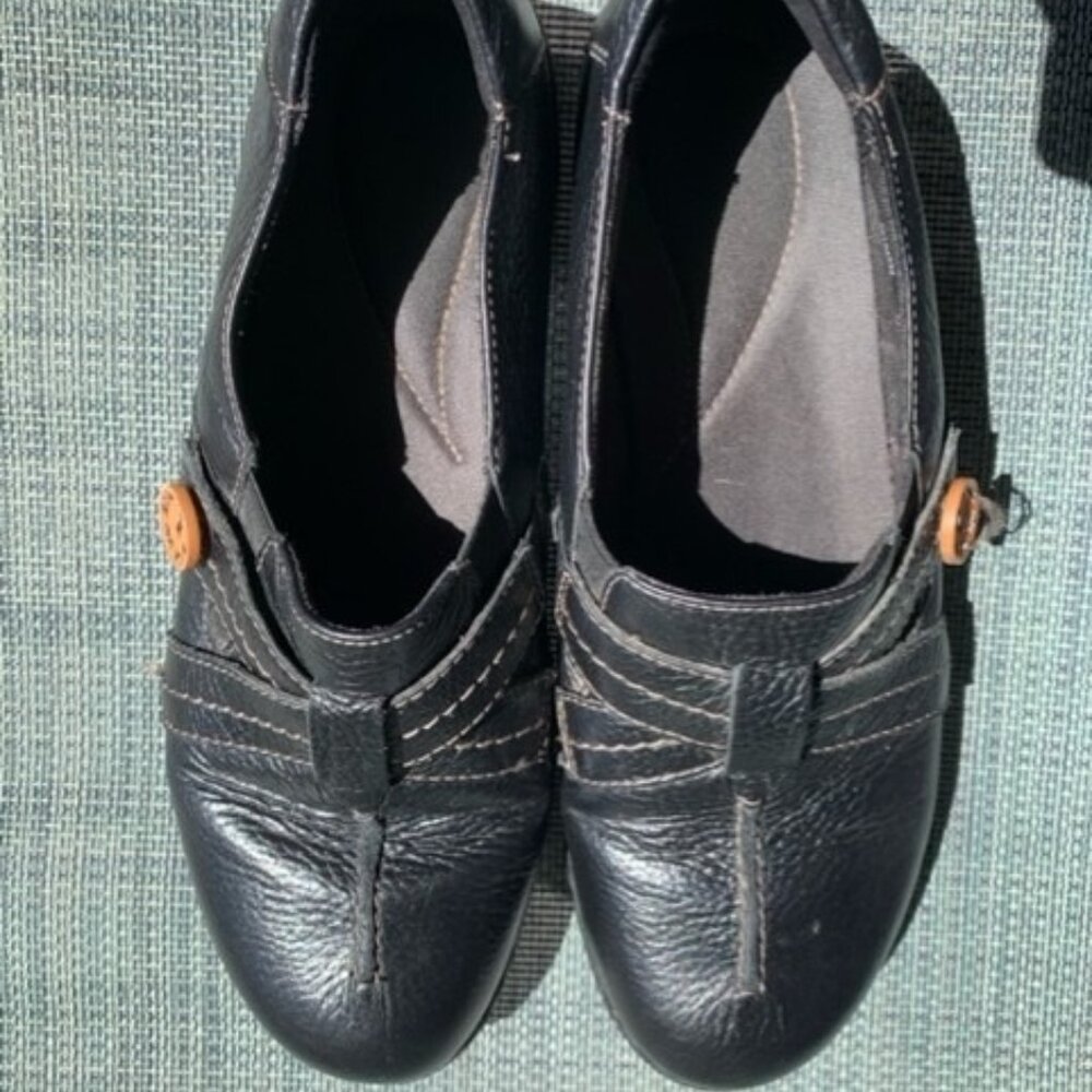 Clarks Ashland slip on cushioned comfort shoes